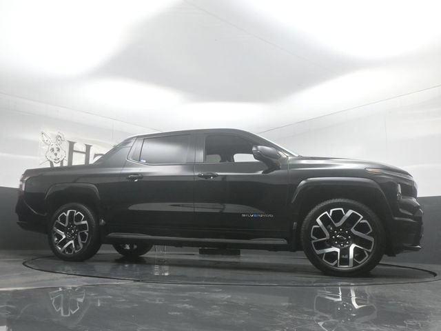 Used 2024 Chevrolet Silverado EV RST AWD/4WD image 2