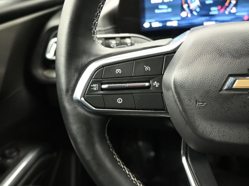 Used 2025 Chevrolet Traverse LT w/ Driver Confidence Package image 26