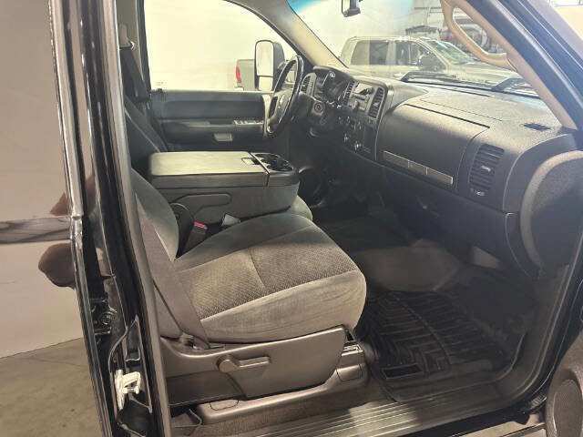Used 2007 Chevrolet Silverado 2500 LT w/ 1LT Convenience Package image 15