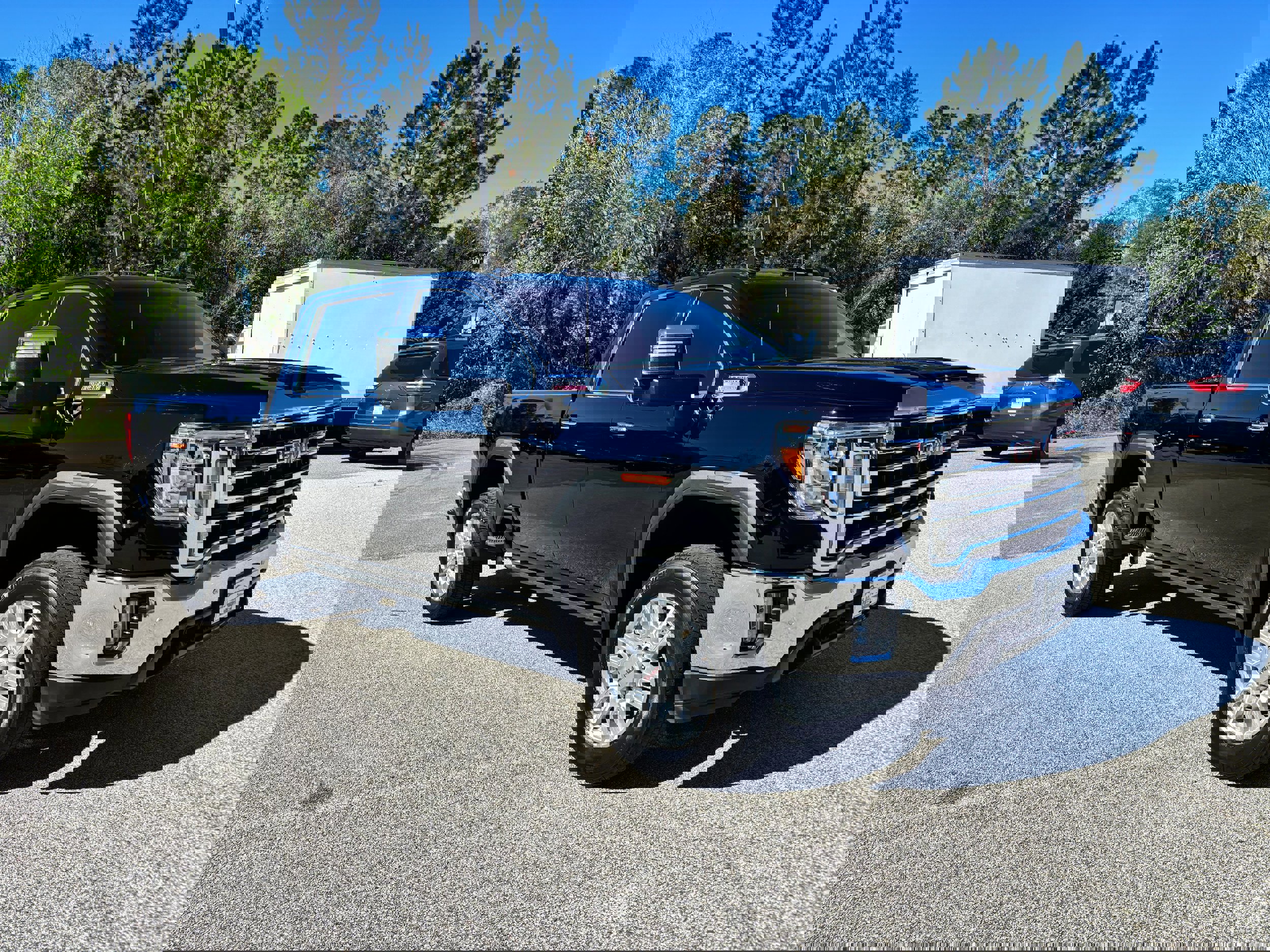 Used 2022 GMC Sierra 2500 SLT w/ SLT Premium Package image 3