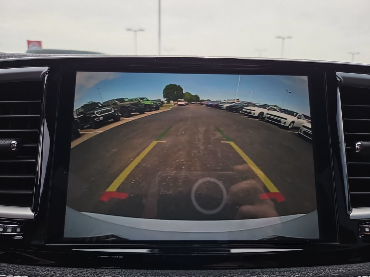 New 2027 Chrysler Pacifica Select w/ Family Tech Group FWD image 26