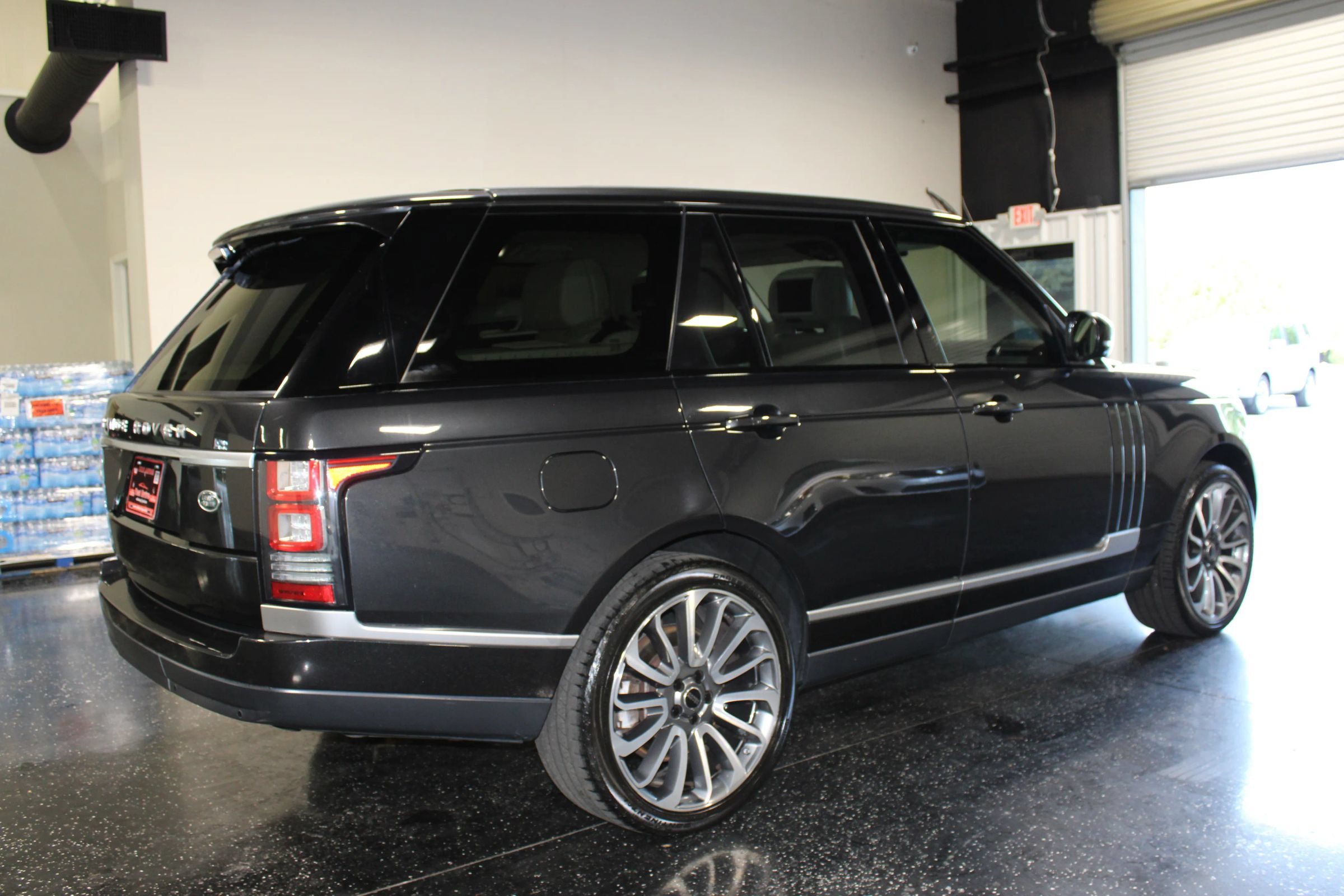 Used 2014 Land Rover Range Rover Supercharged AWD/4WD image 4