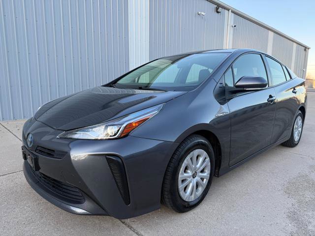 Used 2022 Toyota Prius L Eco image 2
