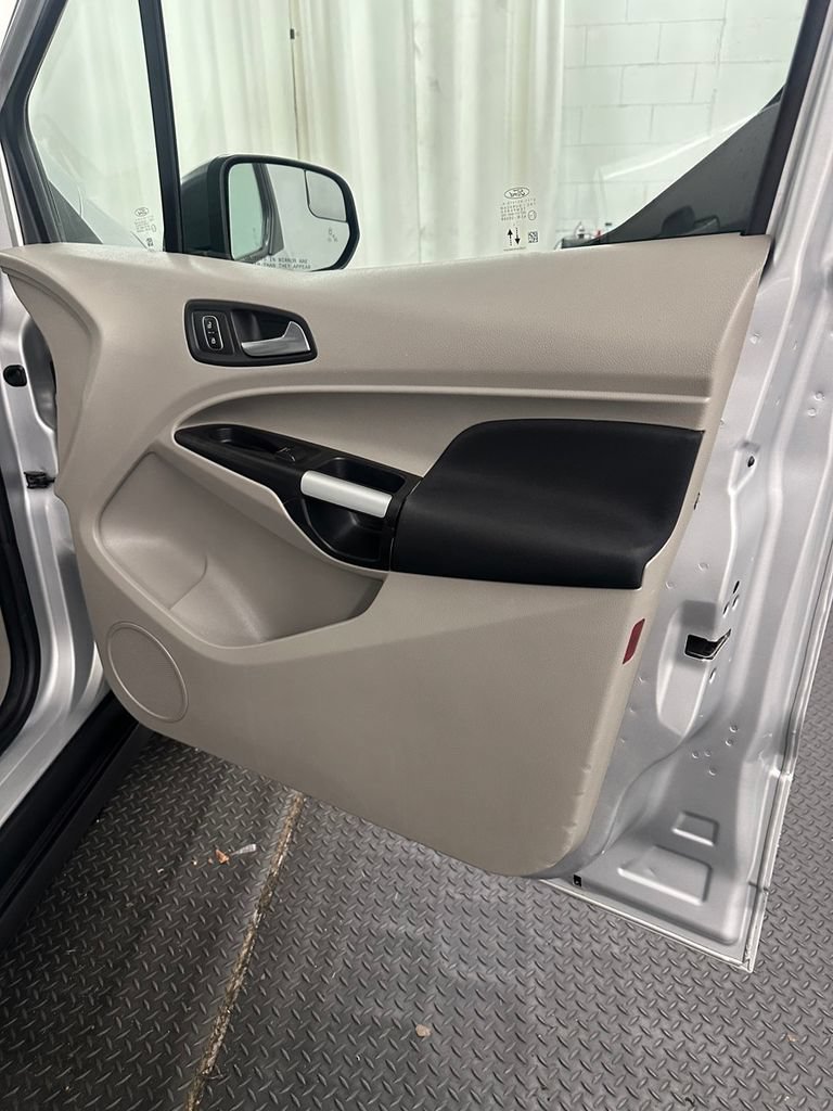 Used 2022 Ford Transit Connect XLT FWD image 30