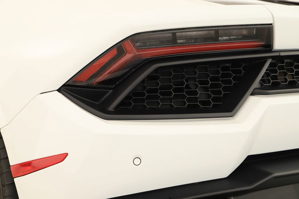 Used 2019 Lamborghini Huracan LP 580-2 image 39