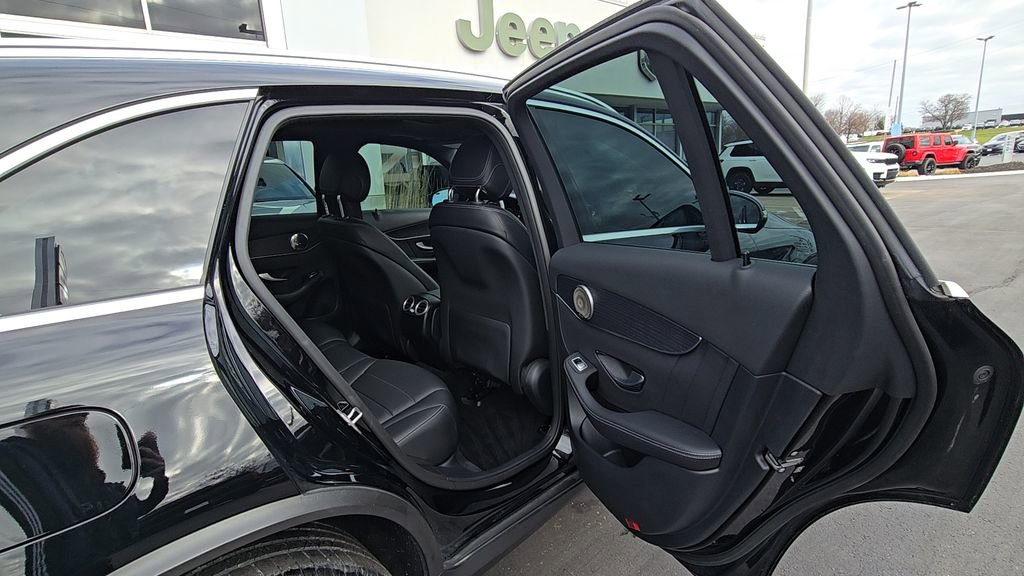 Used 2022 Mercedes-Benz GLC 300 4MATIC image 18