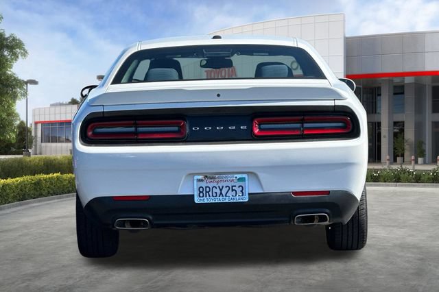 Used 2019 Dodge Challenger SXT RWD image 5