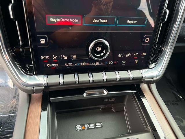New 2026 GMC Yukon XL Denali w/ Sun & Power Step Package AWD/4WD image 25