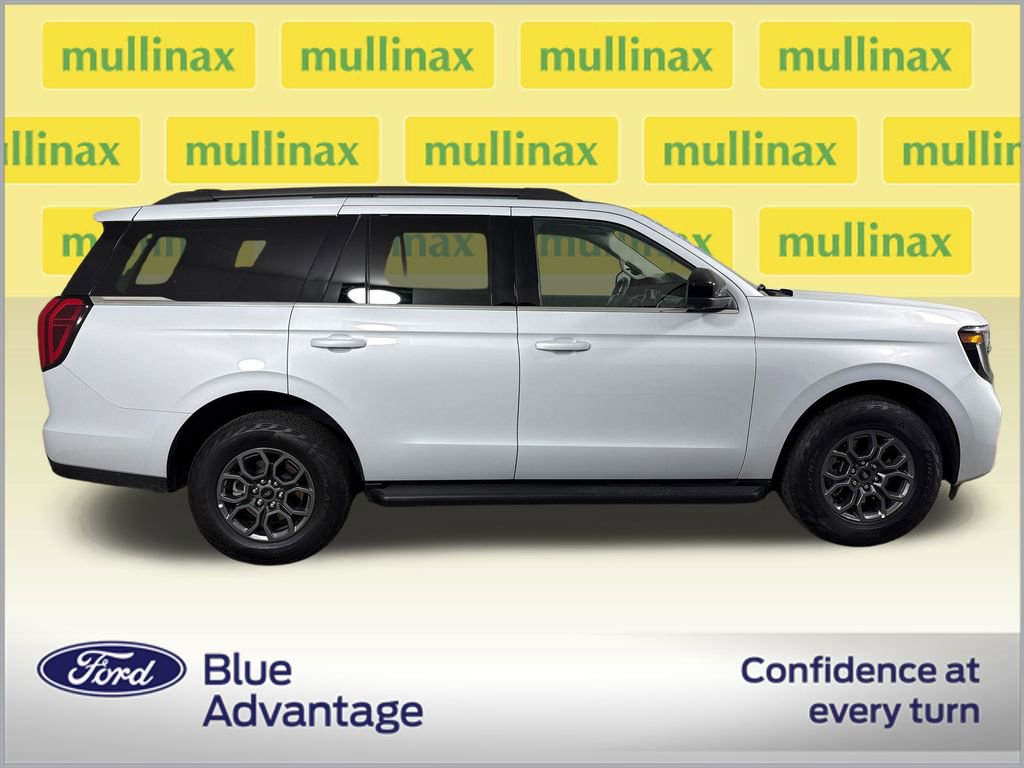 Certified 2025 Ford Expedition Active image 2