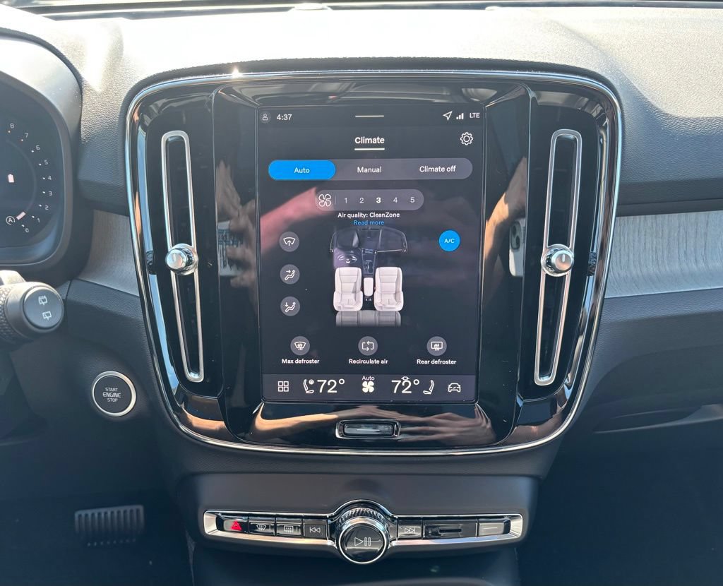 New 2026 Volvo XC40 B5 Core w/ Climate Package AWD/4WD image 14