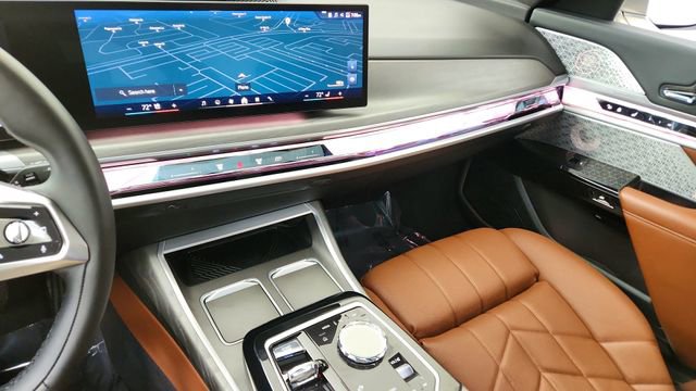 Used 2023 BMW i7 xDrive60 image 44