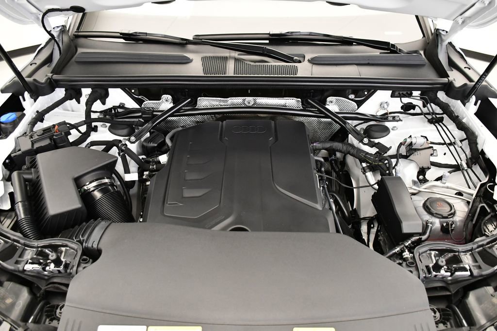 Used 2025 Audi Q5 Premium w/ Convenience Package image 11