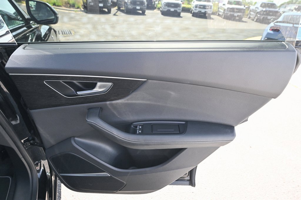 Used 2022 Audi Q8 Premium Plus image 29