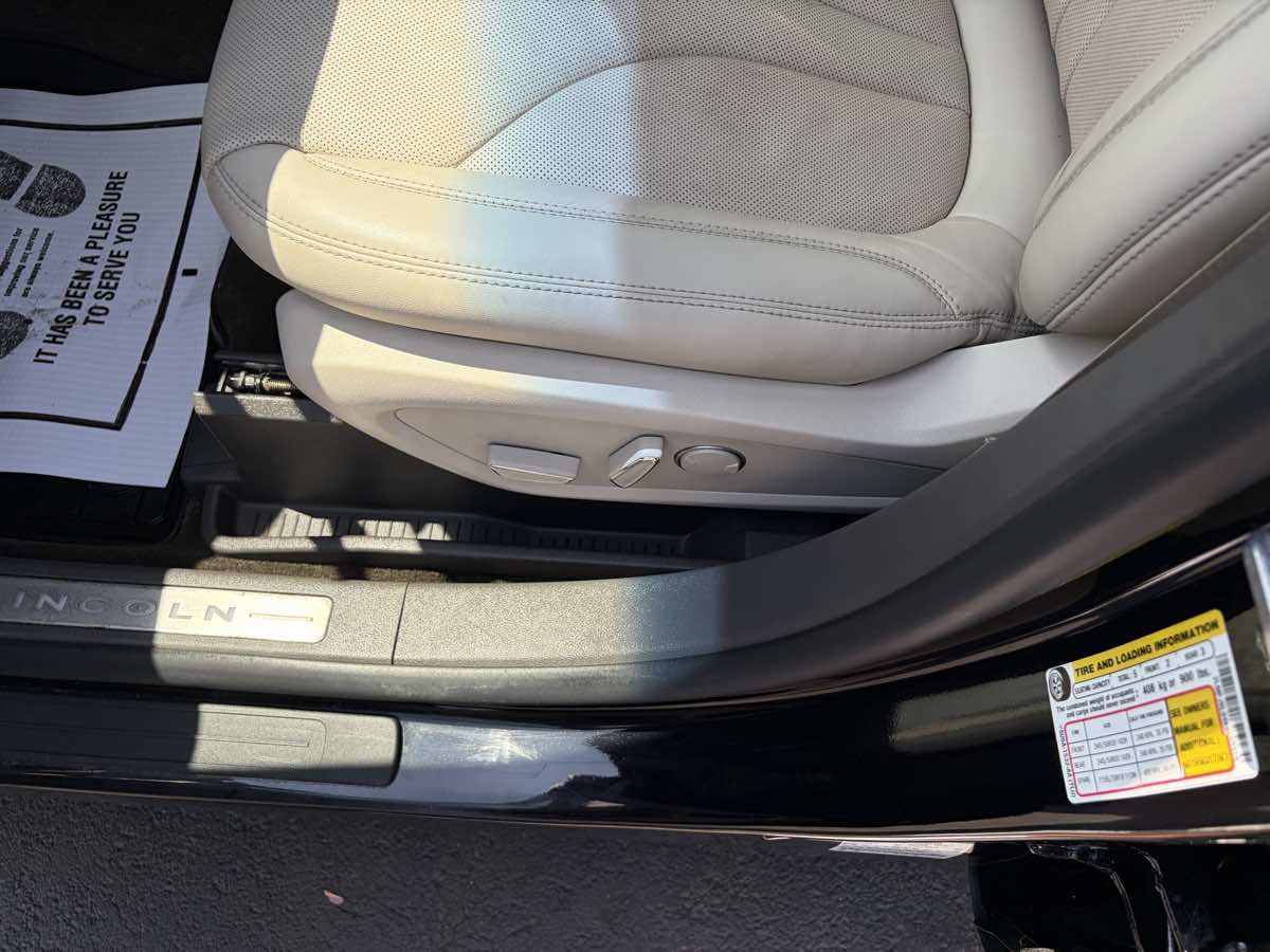 Used 2019 Lincoln Nautilus Reserve AWD/4WD image 15