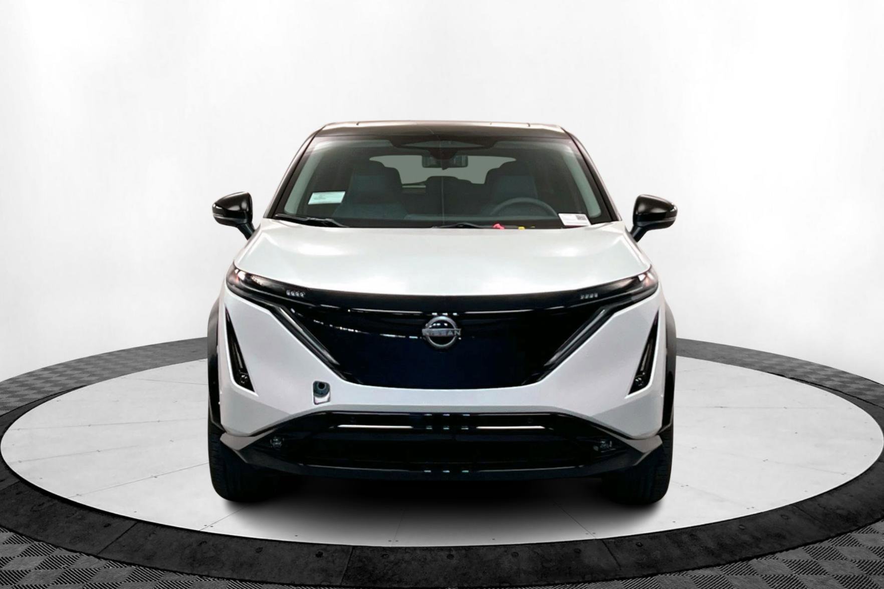 New 2025 Nissan Ariya Platinum image 8