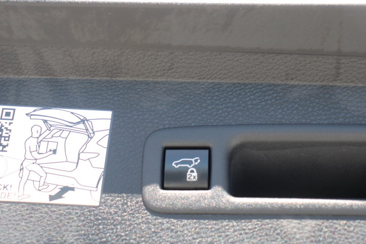 Certified 2024 Toyota Sienna Platinum FWD image 16