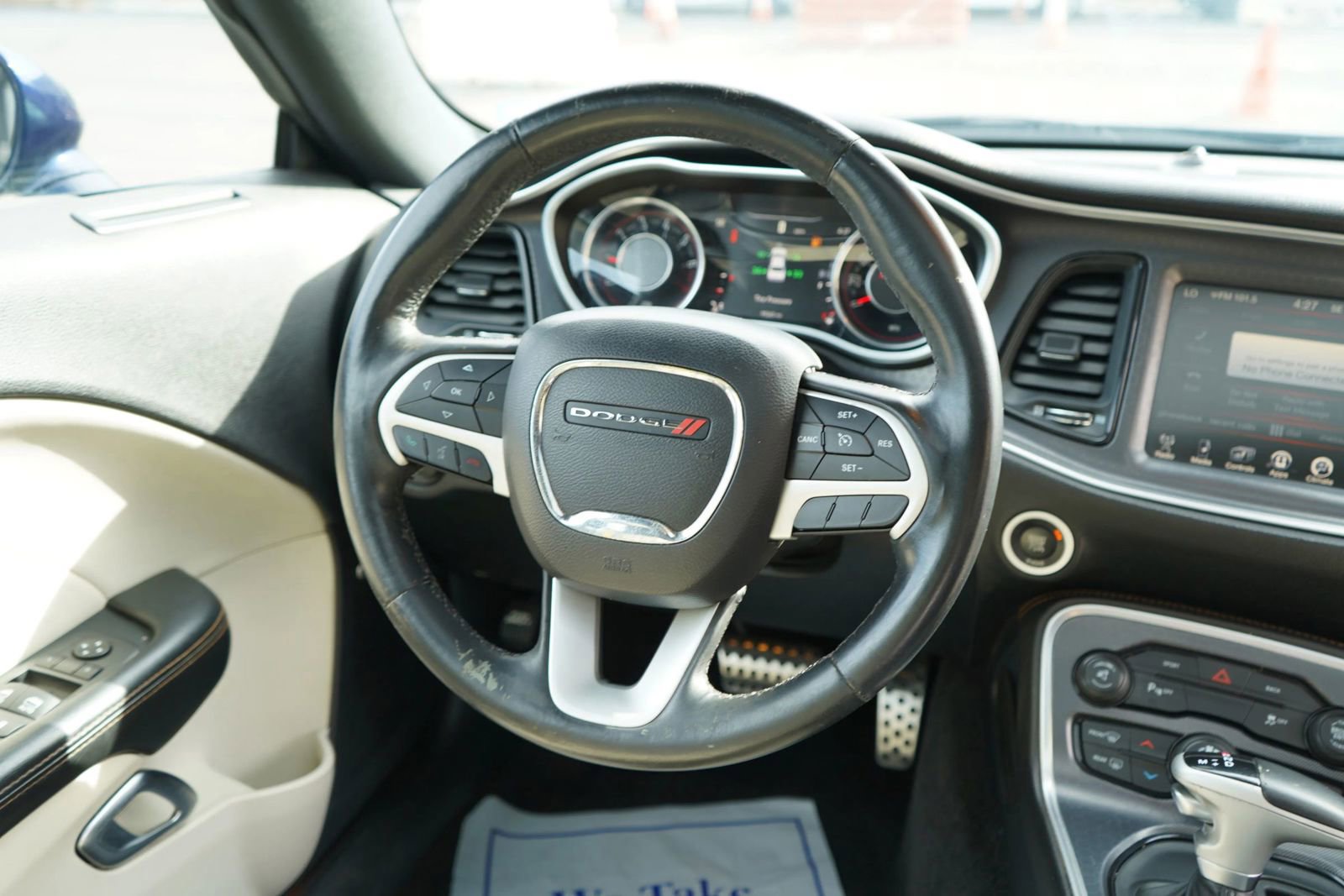 Used 2015 Dodge Challenger SXT Plus image 15