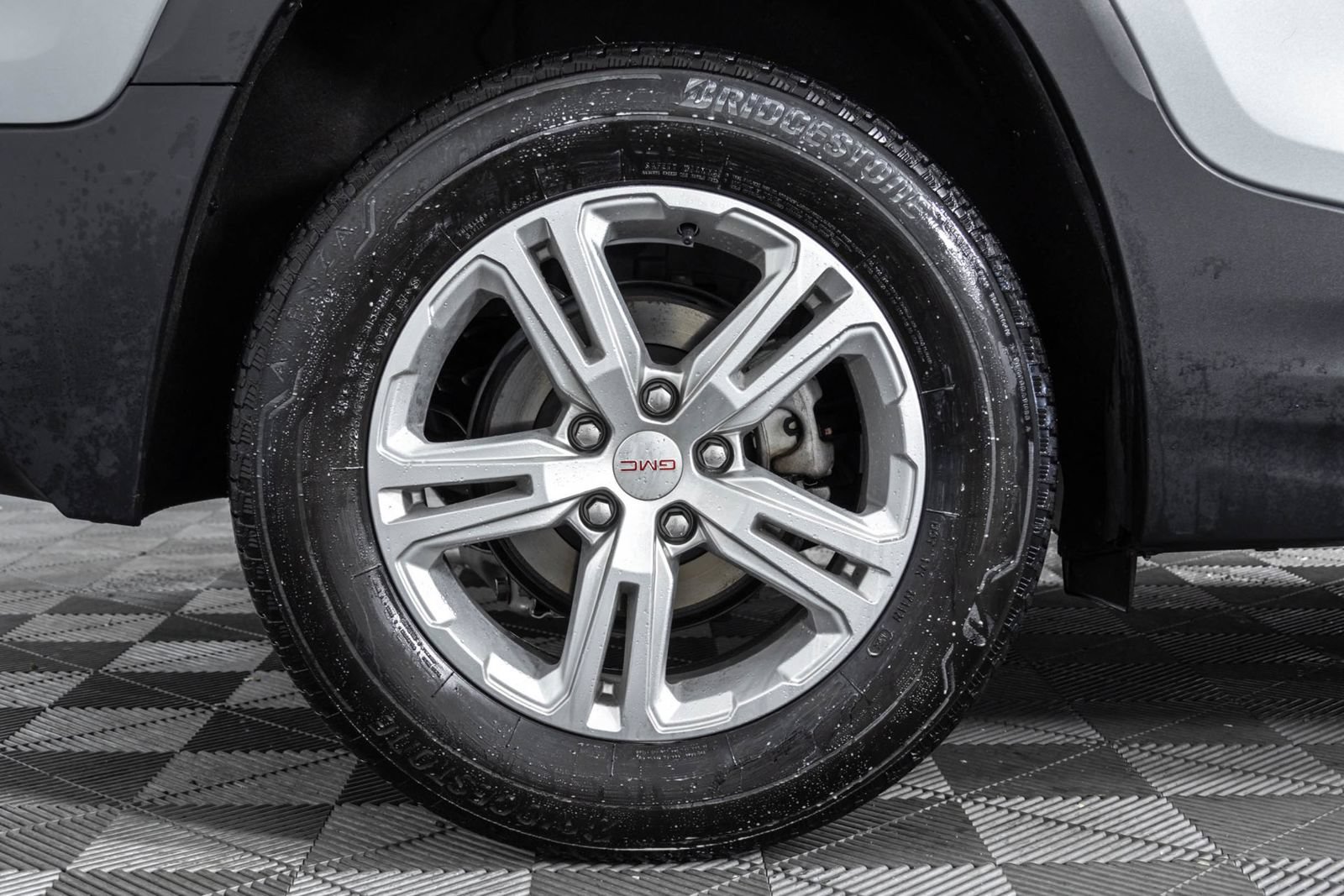 Used 2024 GMC Terrain SLE AWD/4WD image 43
