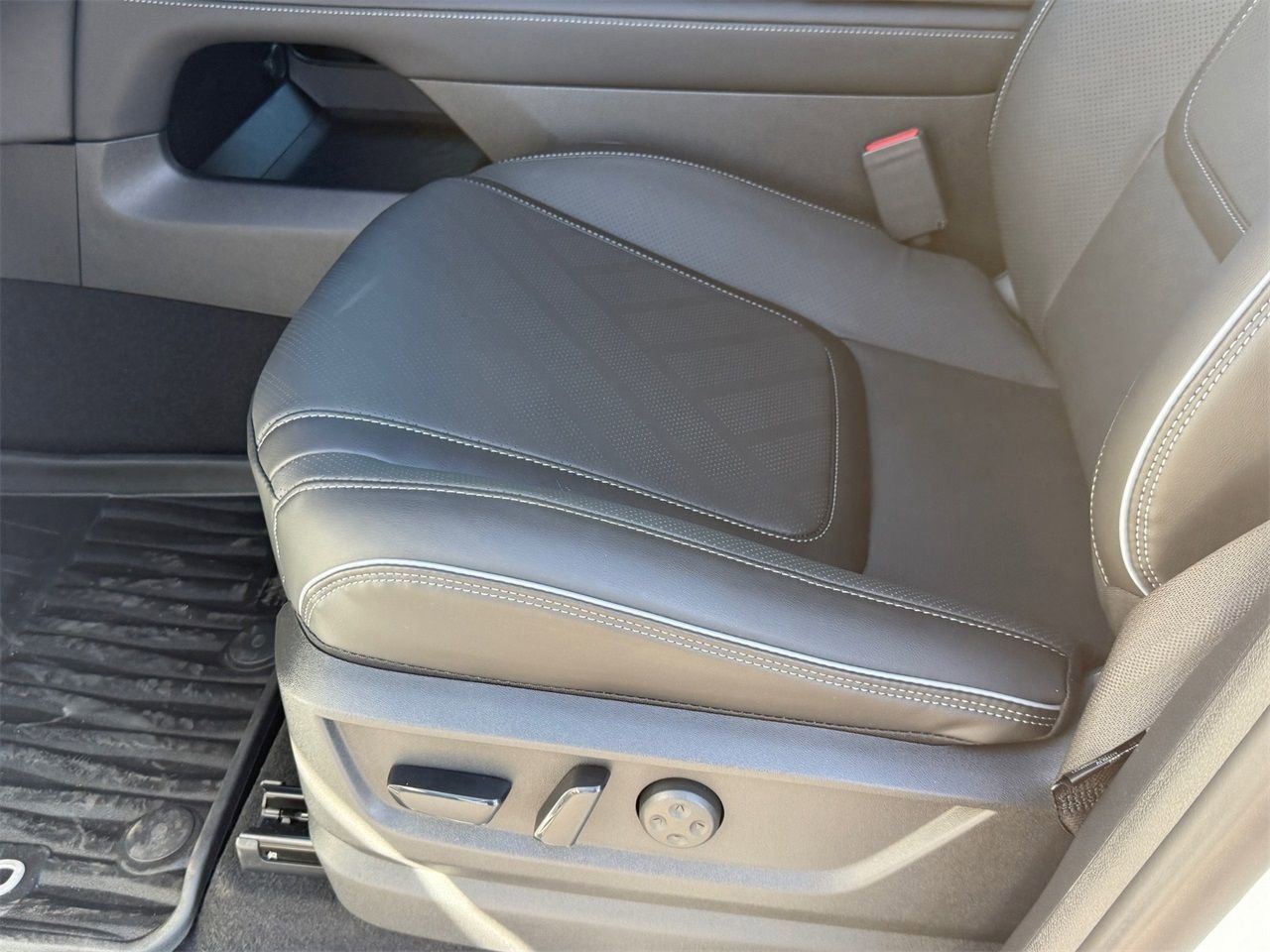 New 2026 INFINITI QX80 Luxe AWD/4WD image 15