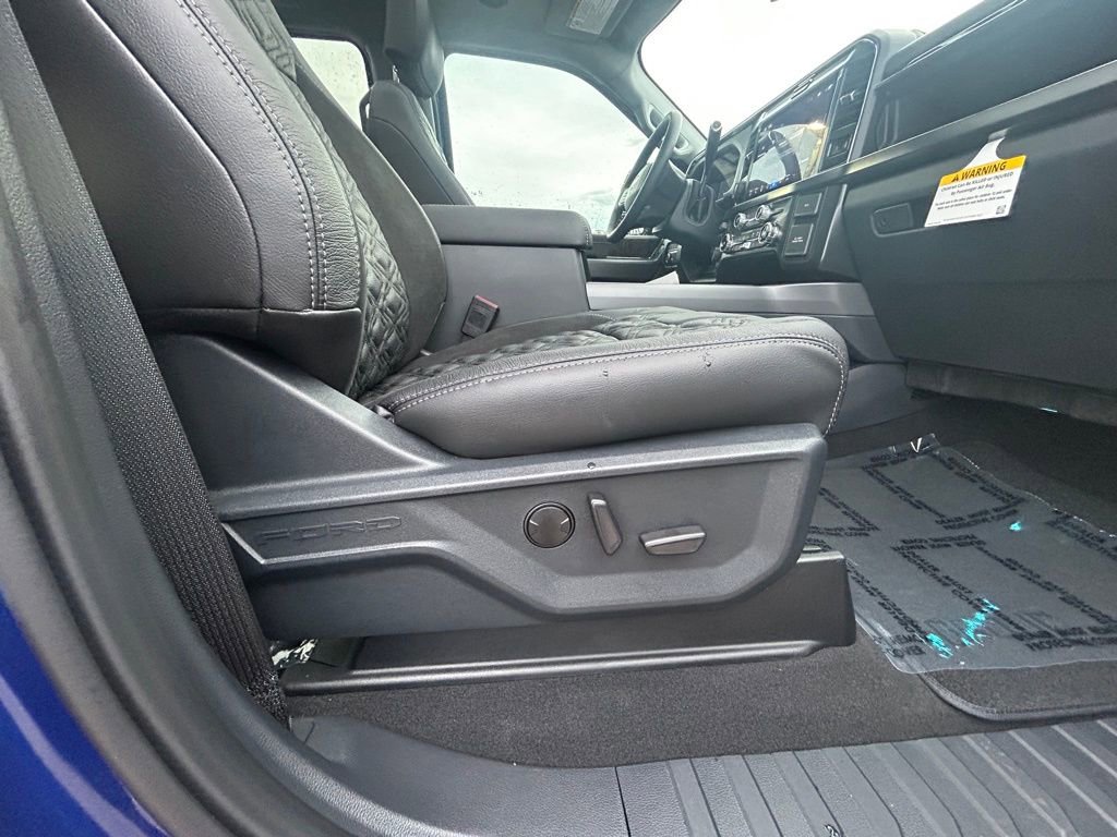 New 2026 Ford F250 Lariat w/ Black Appearance Package image 30