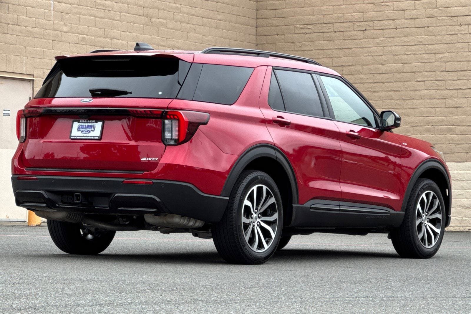 Certified 2025 Ford Explorer ST-Line AWD/4WD image 6