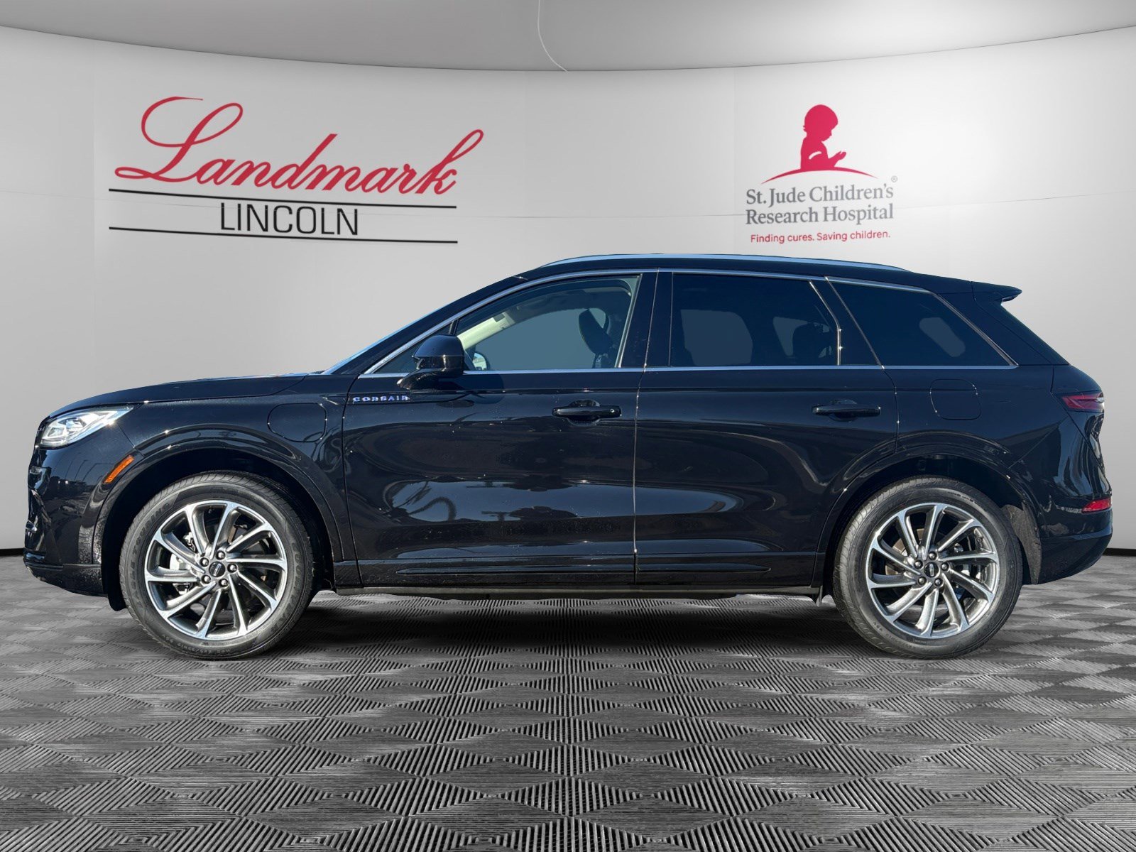 Certified 2024 Lincoln Corsair Grand Touring image 2