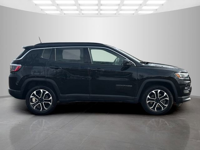 Used 2024 Jeep Compass Limited image 8