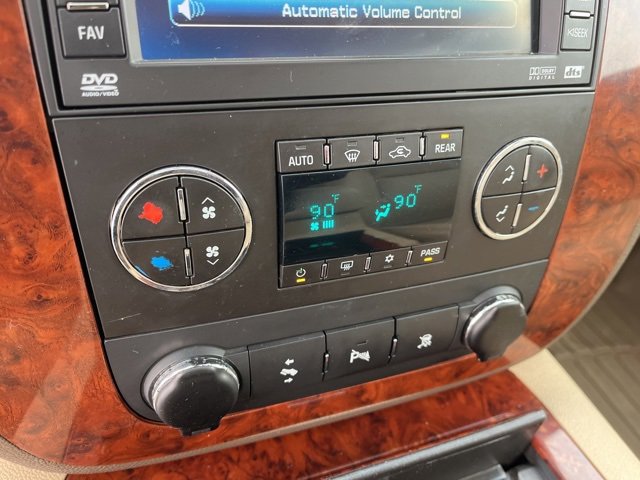 Used 2009 Chevrolet Suburban LTZ image 27