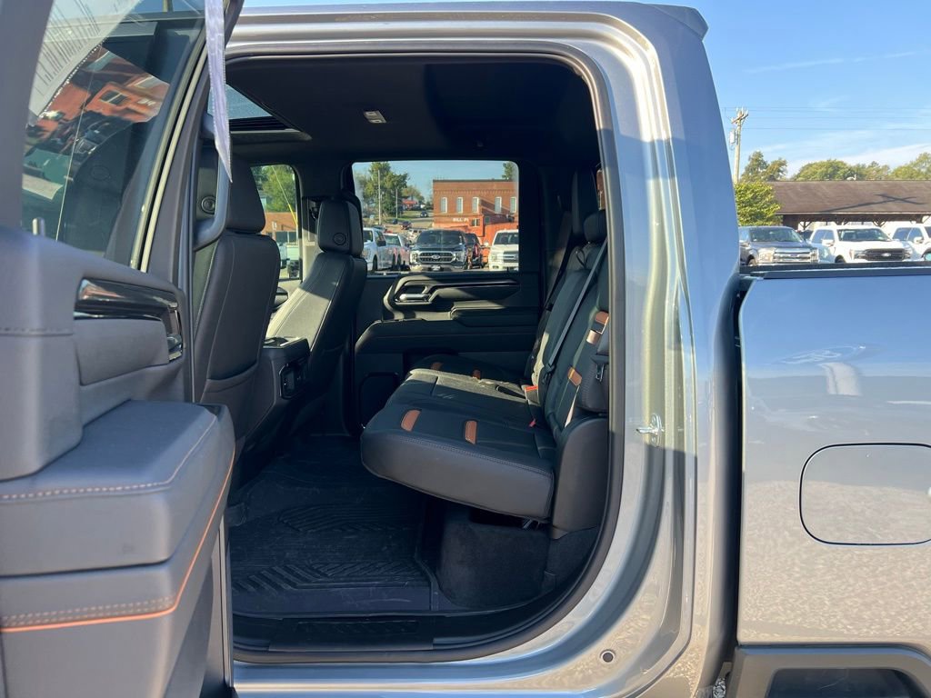 Used 2025 GMC Sierra 3500 AT4 w/ AT4 Premium Plus Package image 17
