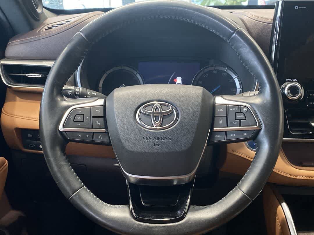 Used 2020 Toyota Highlander Platinum AWD/4WD image 17