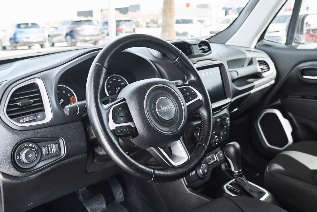 Used 2020 Jeep Renegade Latitude w/ UConnect 8.4 Nav Group AWD/4WD image 22