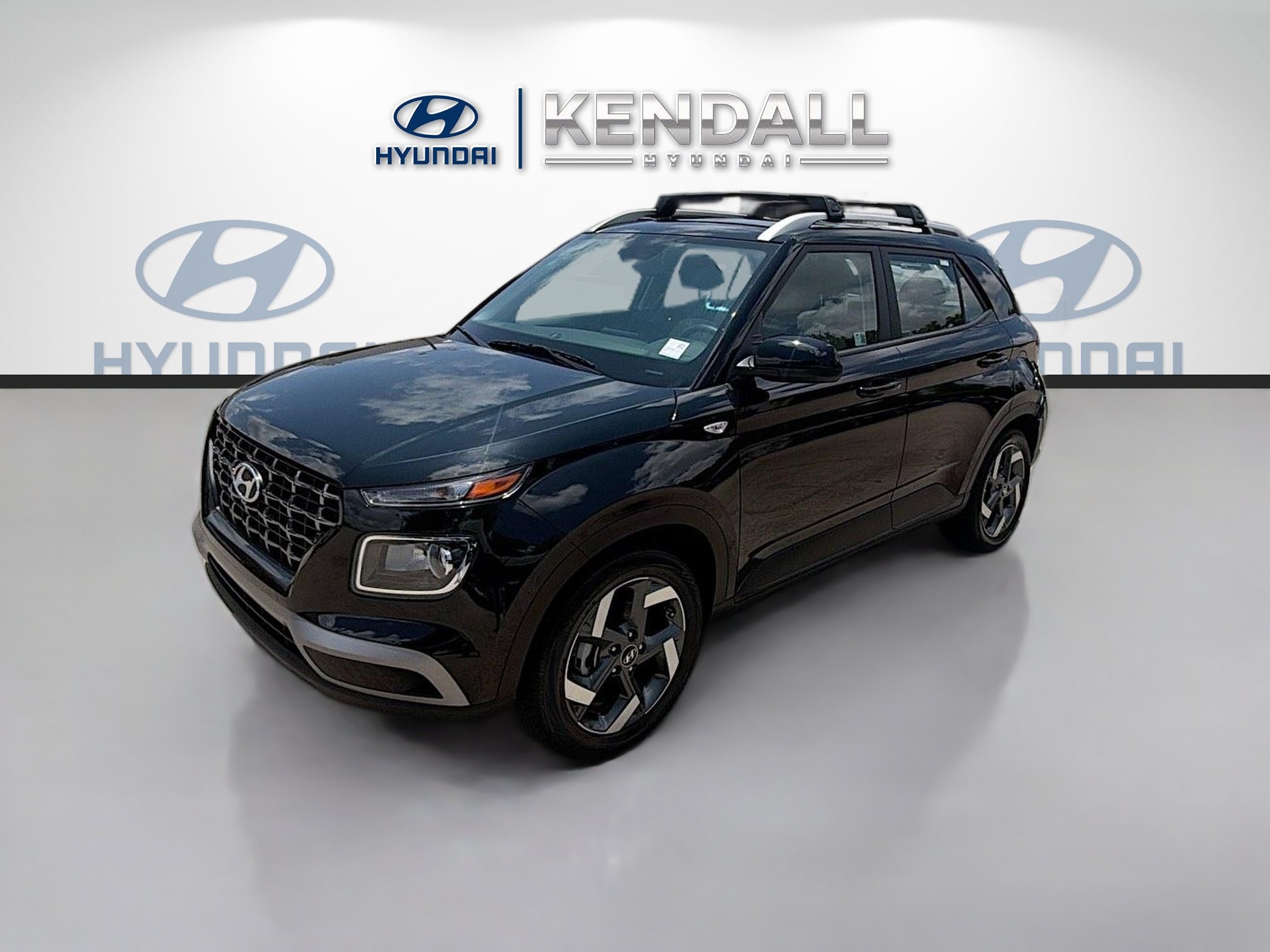 Used 2024 Hyundai Venue SEL FWD image 3