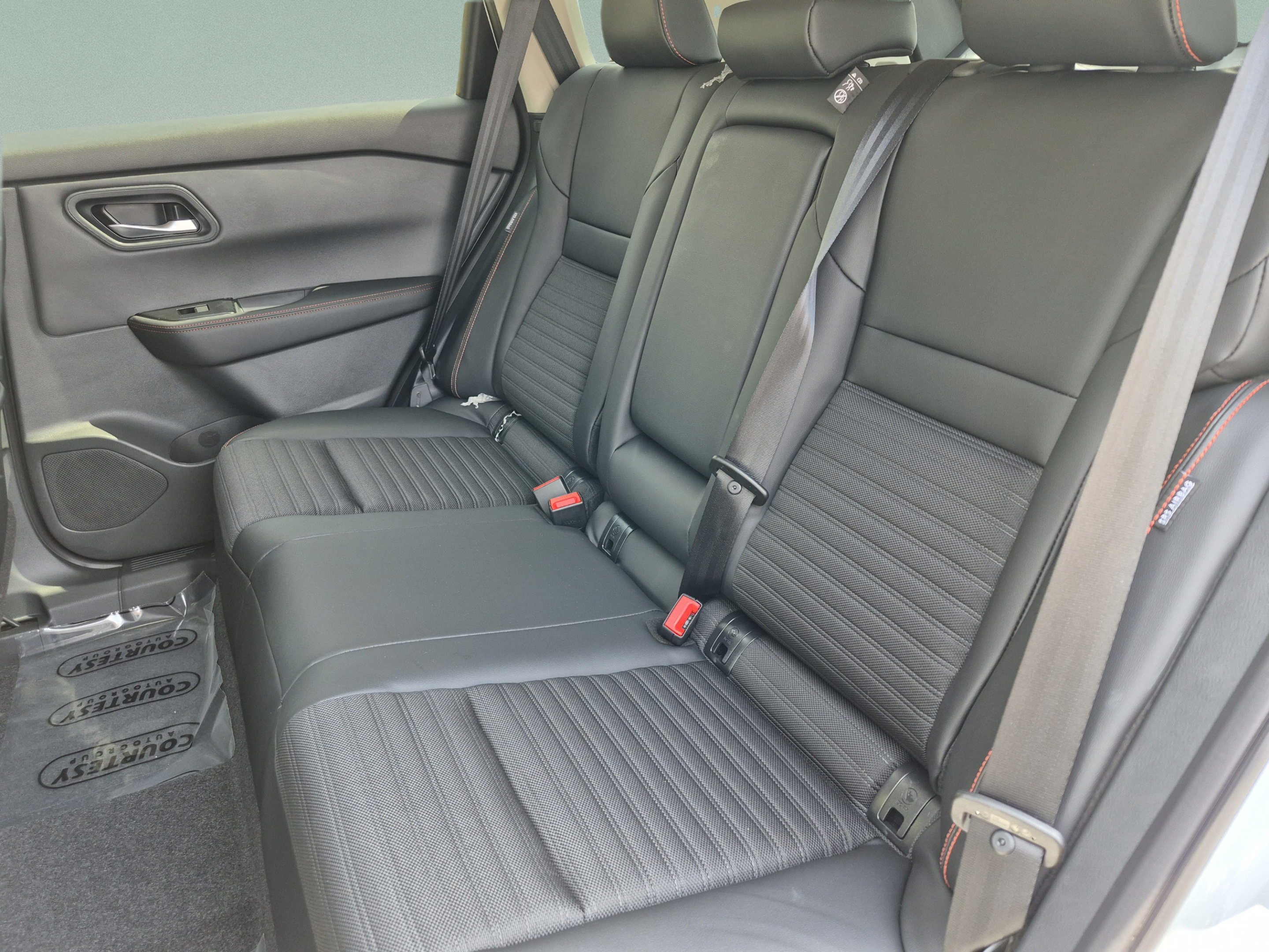 New 2026 Nissan Rogue SV AWD/4WD image 18