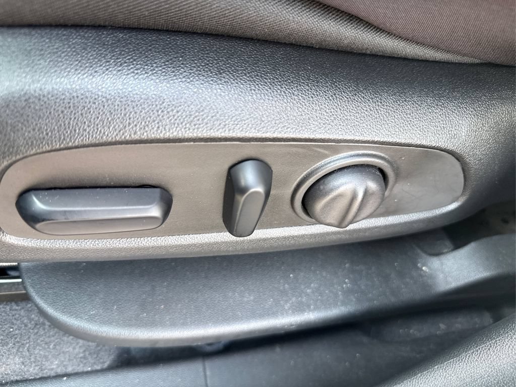 Used 2023 Chevrolet Equinox LT AWD/4WD image 36