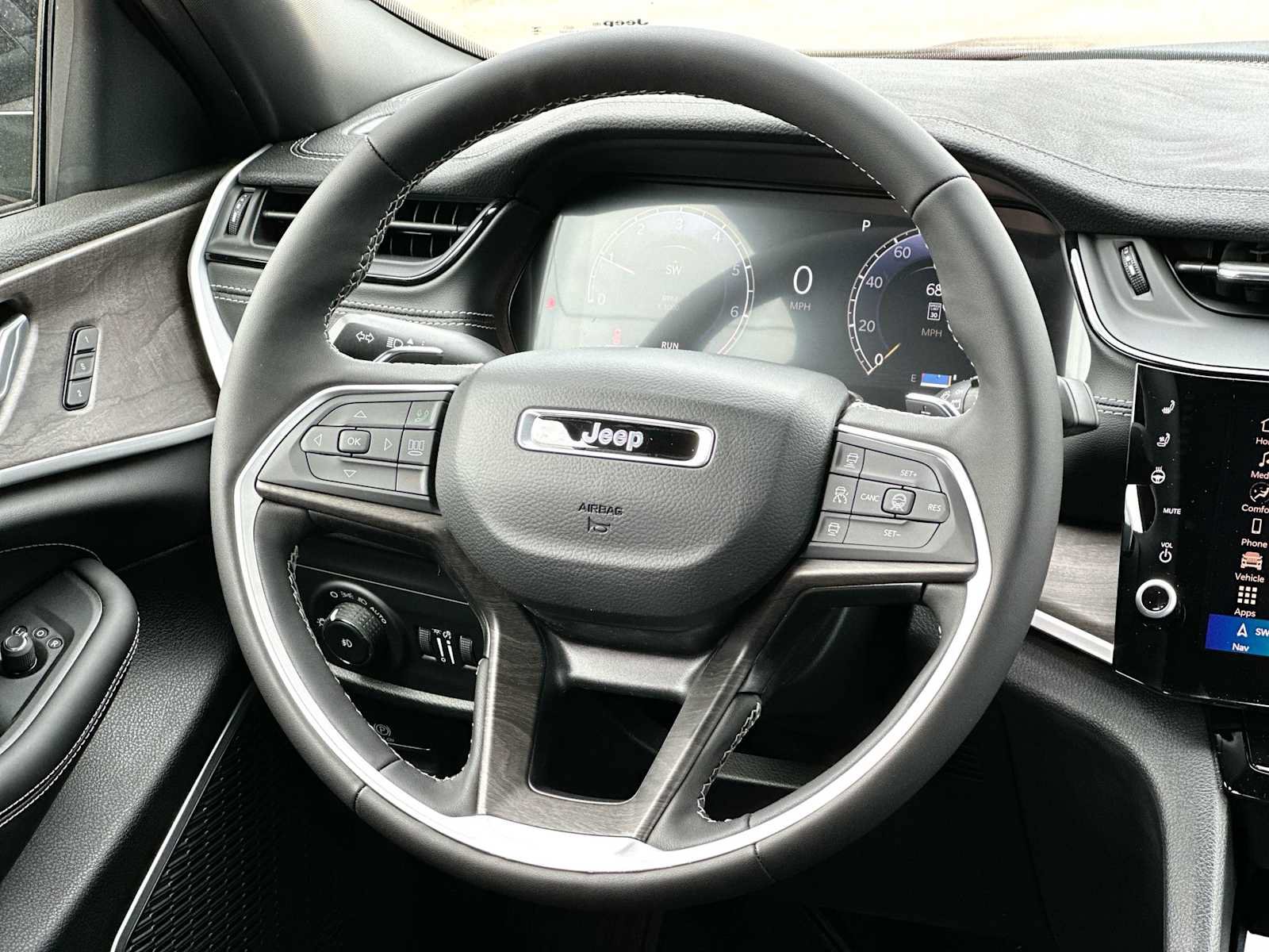New 2026 Jeep Grand Cherokee L Limited AWD/4WD image 27
