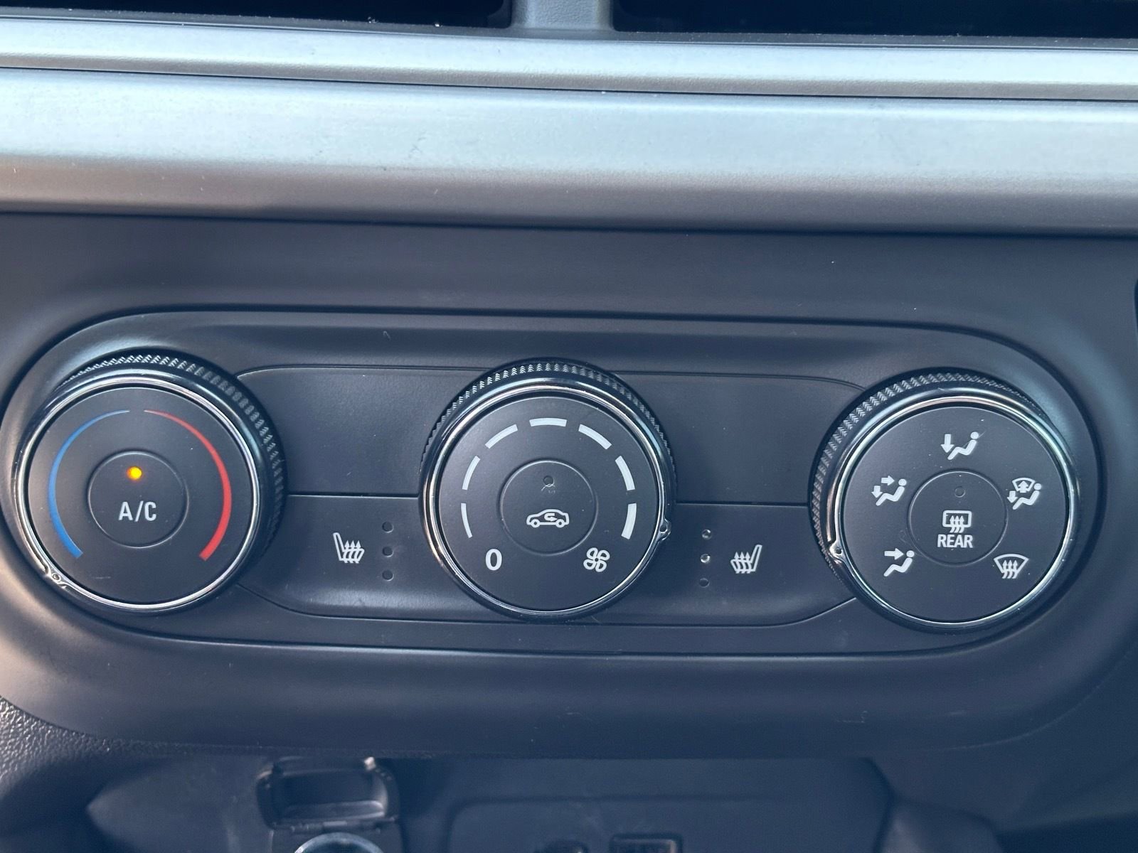 Used 2024 Chevrolet Trax LS w/ LS Convenience Package image 25