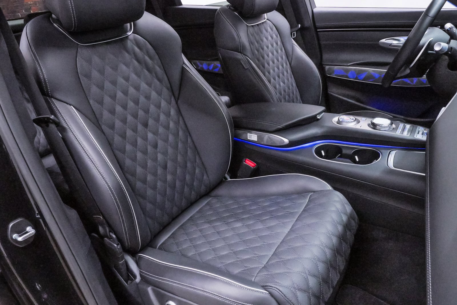 Certified 2025 Genesis GV70 3.5T Sport w/ Sport Advanced Package image 15