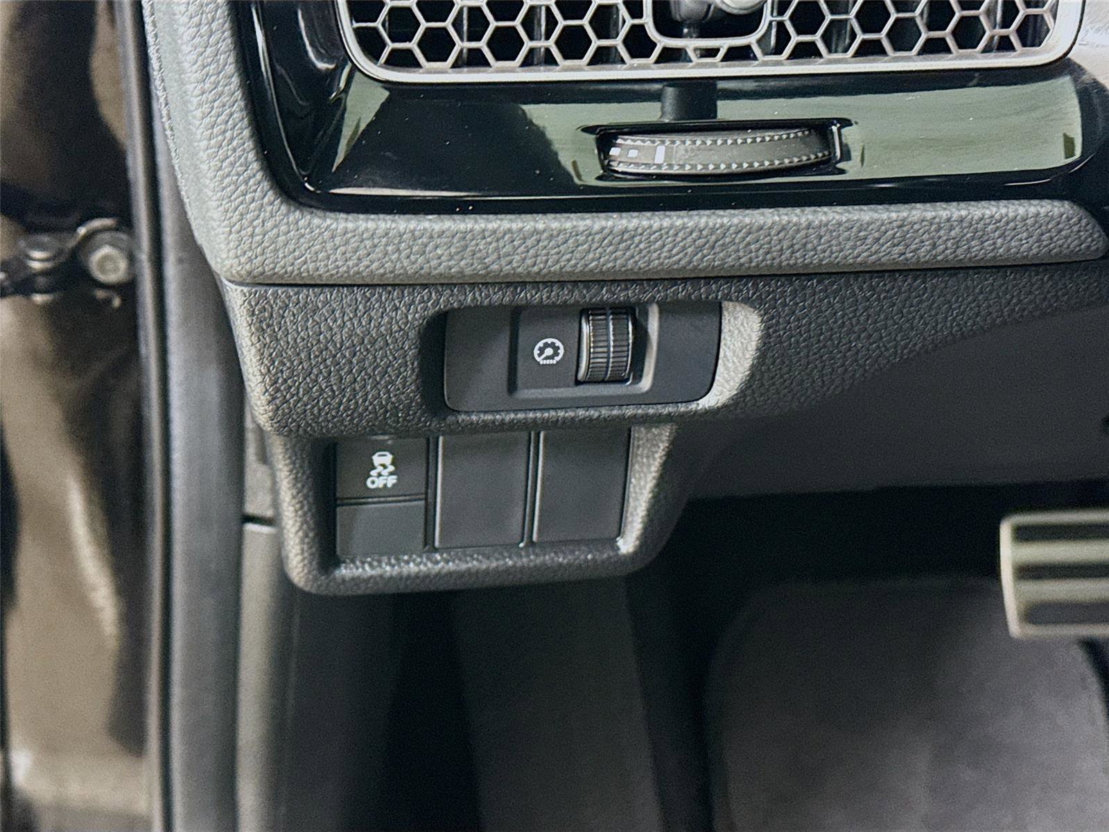 Used 2025 Honda Civic Sport image 10