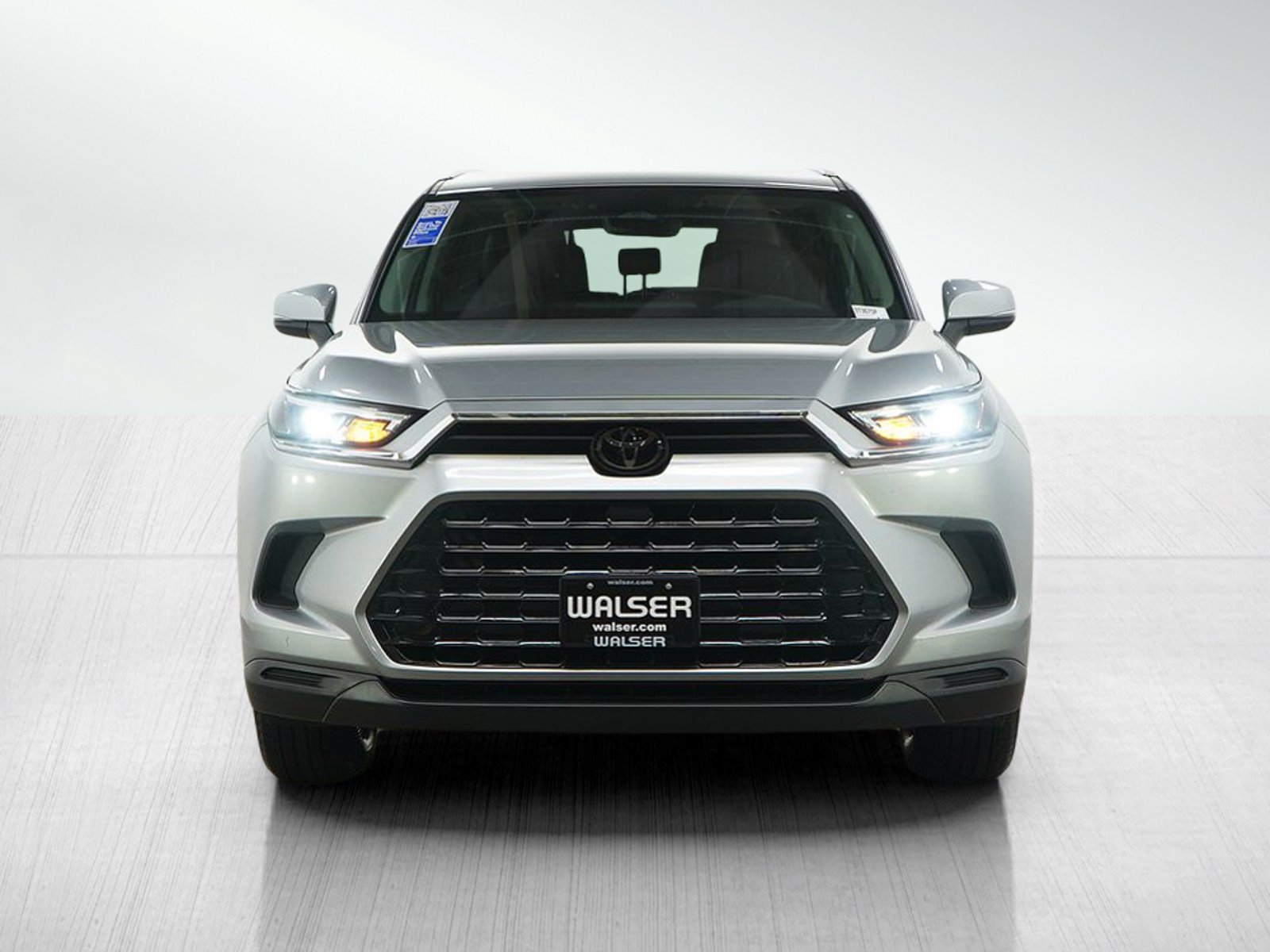 Used 2025 Toyota Grand Highlander AWD image 8