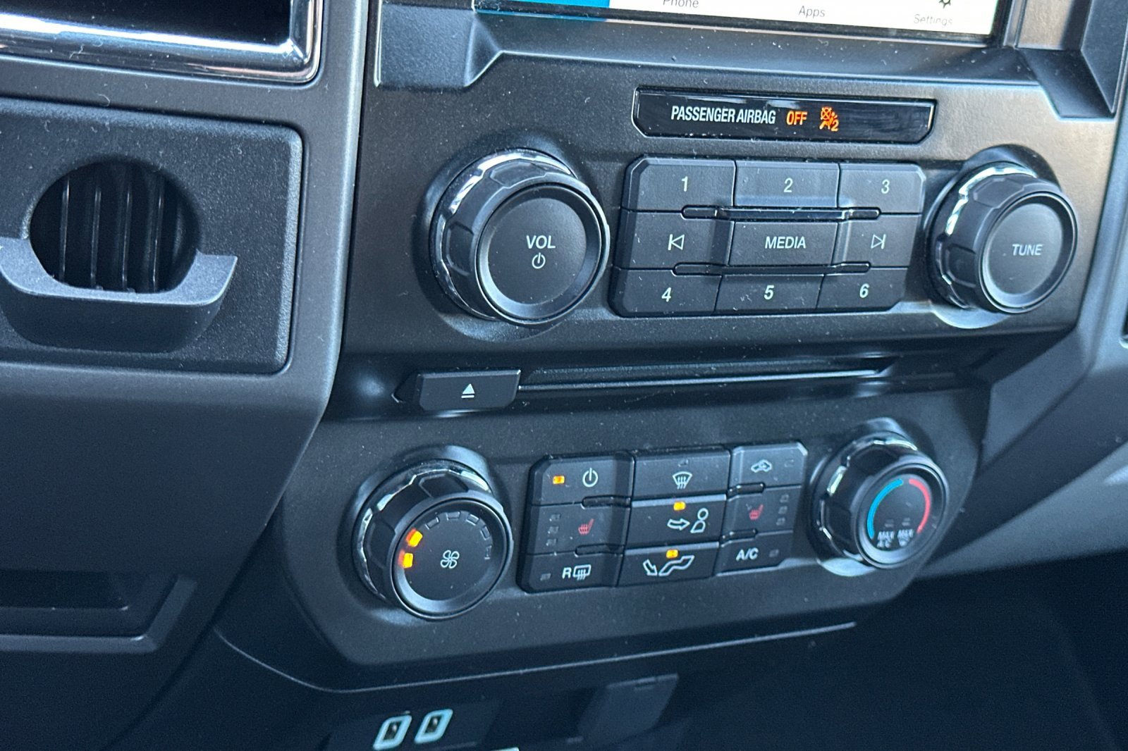 Used 2016 Ford F150 XLT w/ Equipment Group 302A Luxury image 20