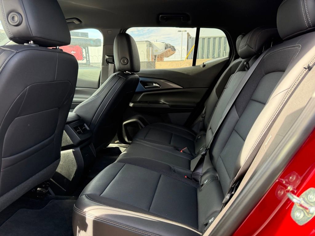 Used 2025 Chevrolet Equinox EV LT w/ Convenience Package image 12