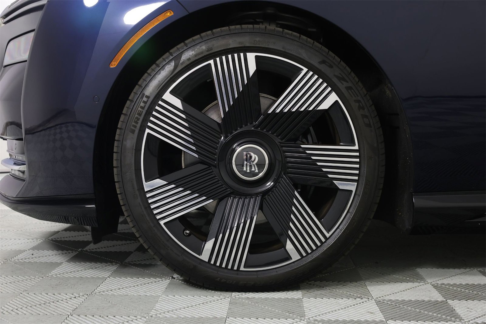 Used 2024 Rolls-Royce Spectre w/ Spectre Launch Package image 32