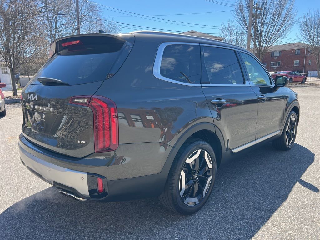 Used 2023 Kia Telluride S w/ S Sunroof Package AWD/4WD image 3