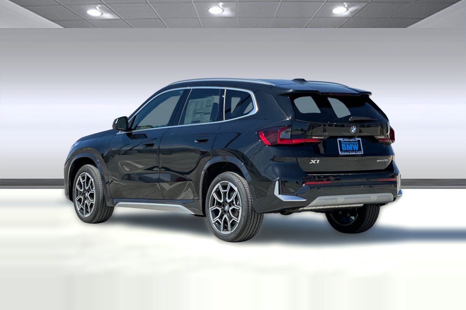 New 2026 BMW X1 xDrive28i w/ Technology Package AWD/4WD image 3