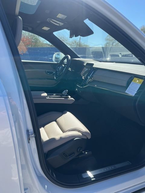 New 2026 Volvo XC90 B6 Ultra image 25