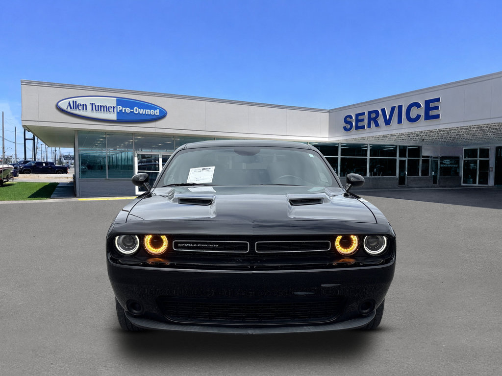 Used 2023 Dodge Challenger SXT RWD image 3