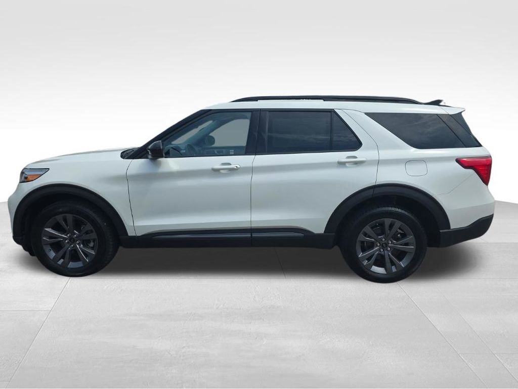 Certified 2023 Ford Explorer XLT w/ Equipment Group 202A image 10
