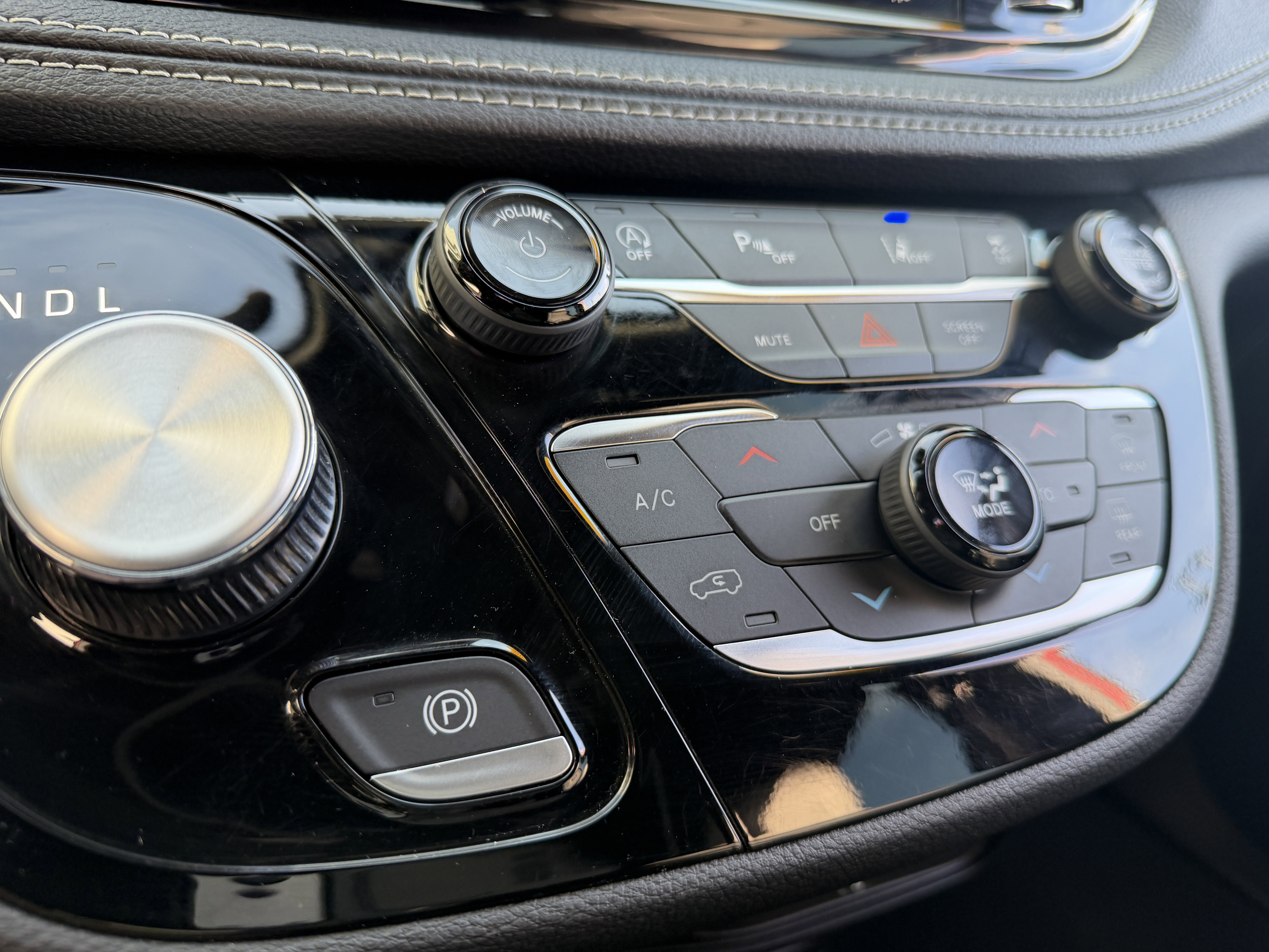 Used 2026 Chrysler Pacifica Select image 37