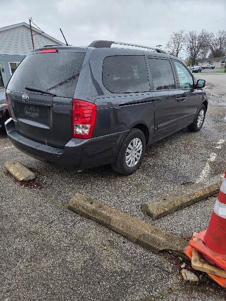 Used 2014 Kia Sedona LX image 3