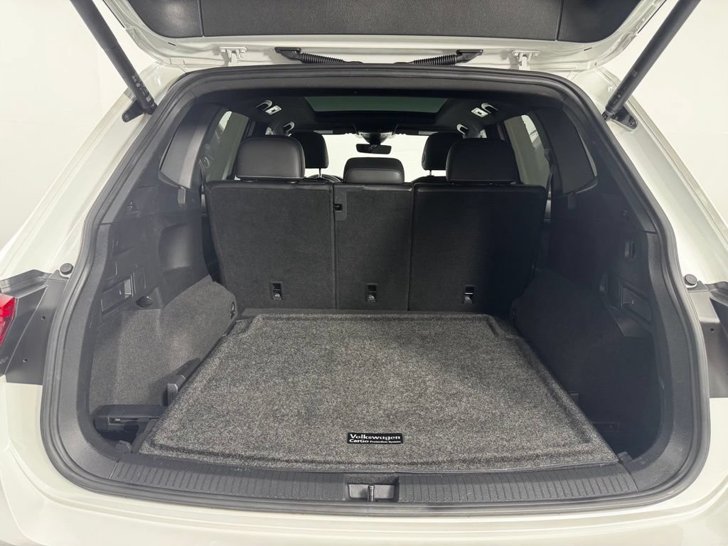 Used 2022 Volkswagen Tiguan SEL R-Line AWD/4WD image 17